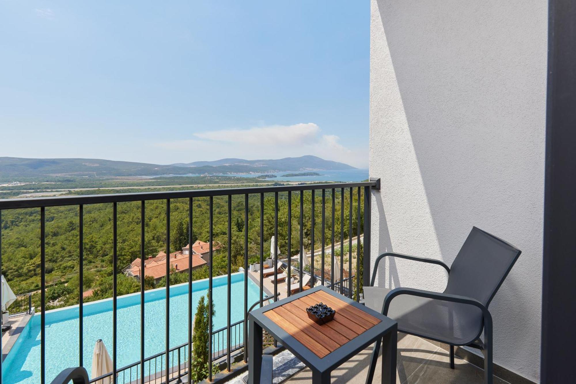 Bayview Hills Luxury Residences Tivat Buitenkant foto